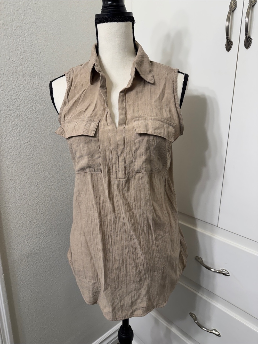 Notations Sleeveless Collared Top in Taupe